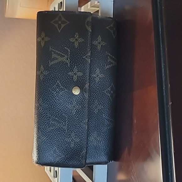 Louis Vuitton Handbags - Louis  Vuitton  Monogram  limited edition  international  Brown Wallet and chain